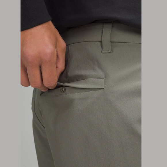 Lululemon Commission Classic Fit 9" Shorts - 33 - Picture 5 of 9